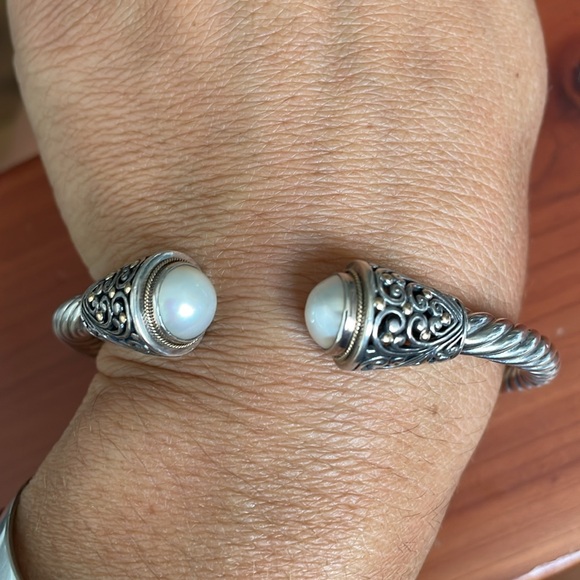 Sterling Silver /18k stamped twisted cable bangle 3mm with fresh water pearl - Picture 3 of 11